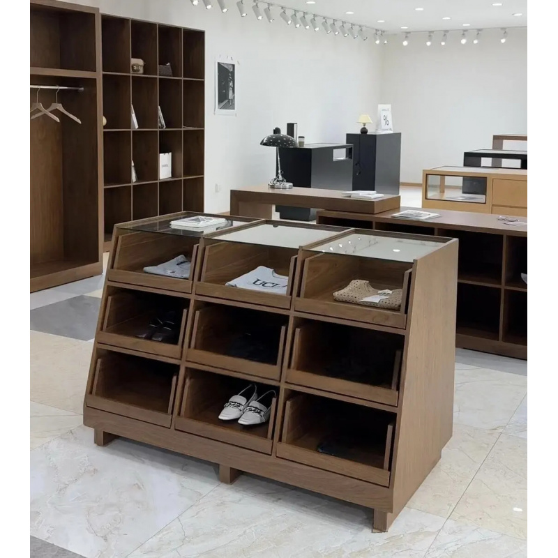 Kinderbekleidungsgeschäft Naka – Furniture And Hardware Store Bewertung und Preis